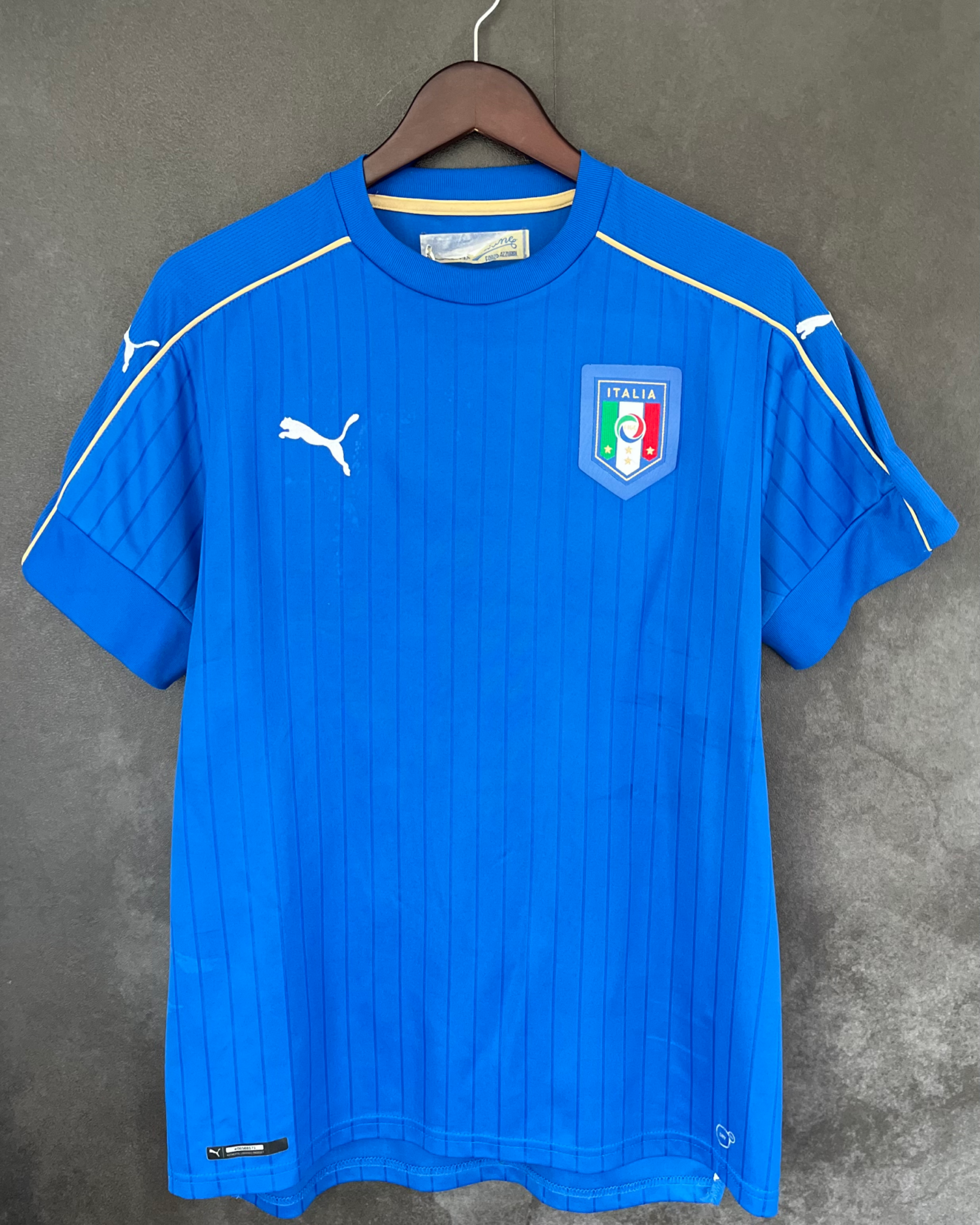 Italy 2016 Home Large 7/10