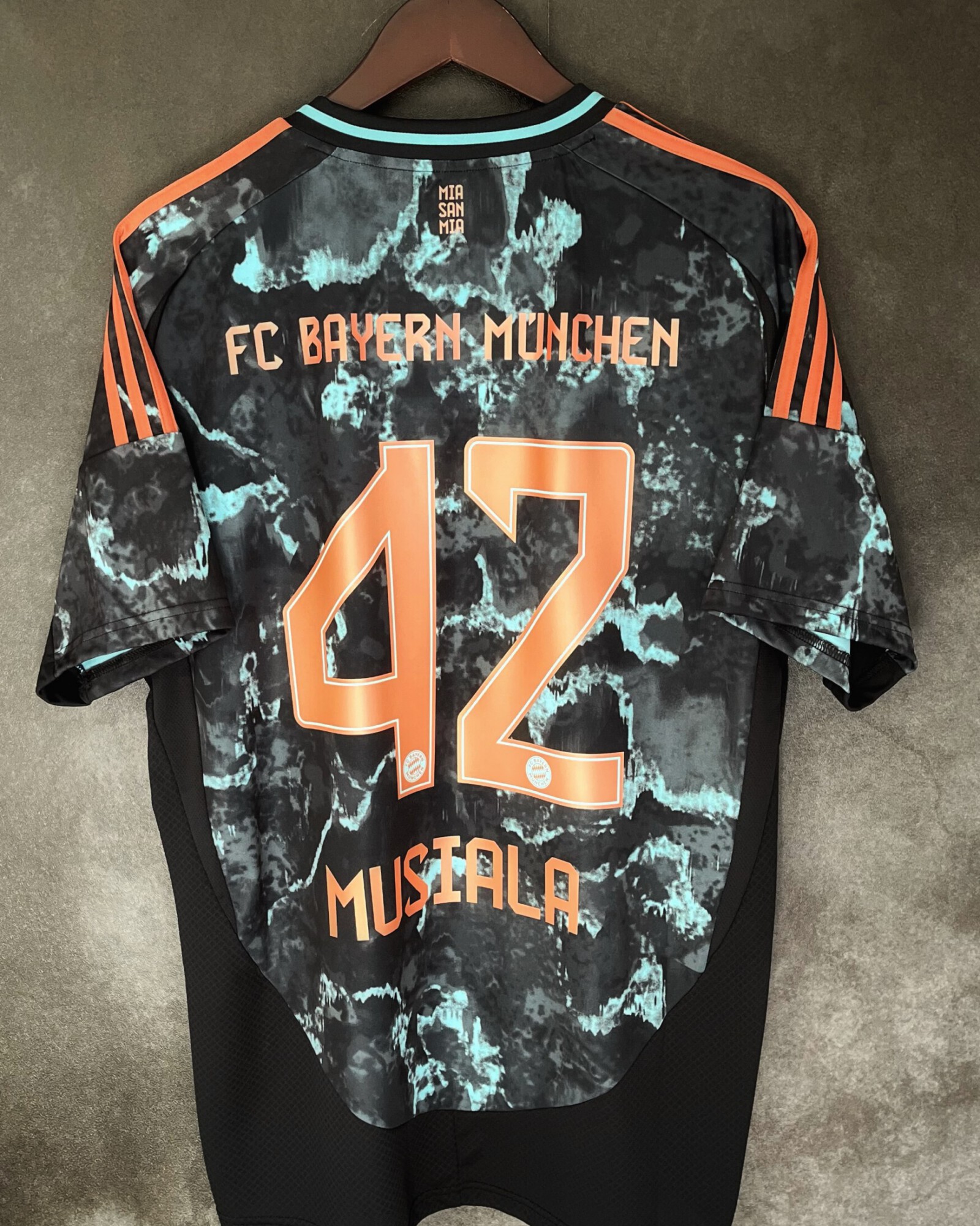 FC Bayern München 2024/25 Away MUSIALA 42 XL 10/10 BNWT