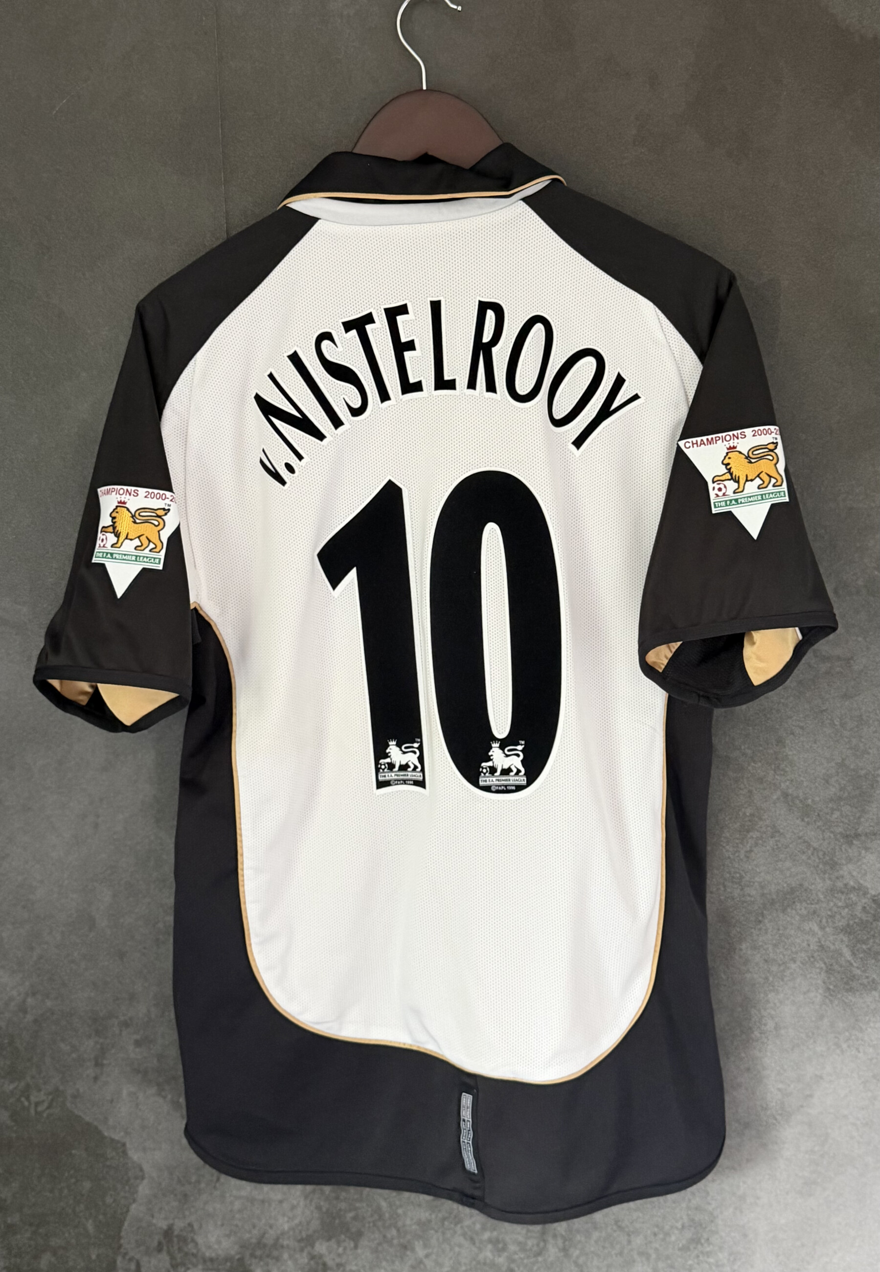 Manchester United 2001/02 Away v.NISTELROOY 10 Medium 9/10 view 2