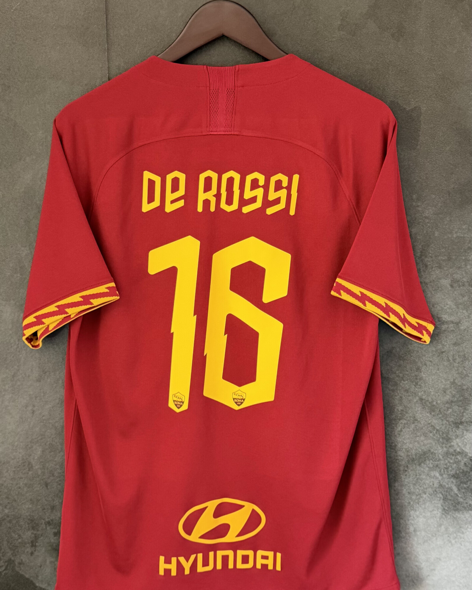 AS Roma 2019/20 Home DE ROSSI 16 Large 10/10