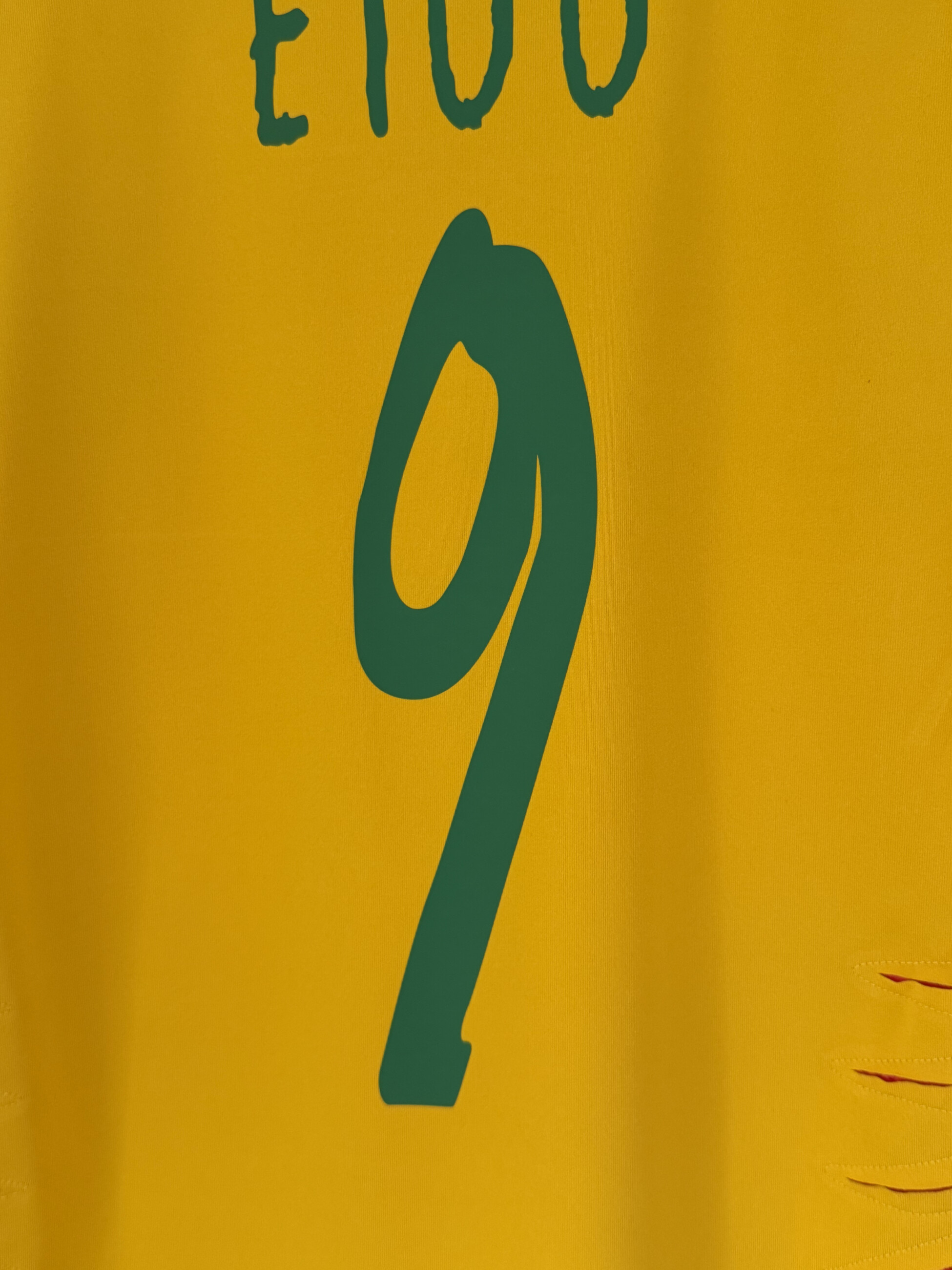 Cameroon 2004 Away ETO’O 9 Large 8/10 view 4