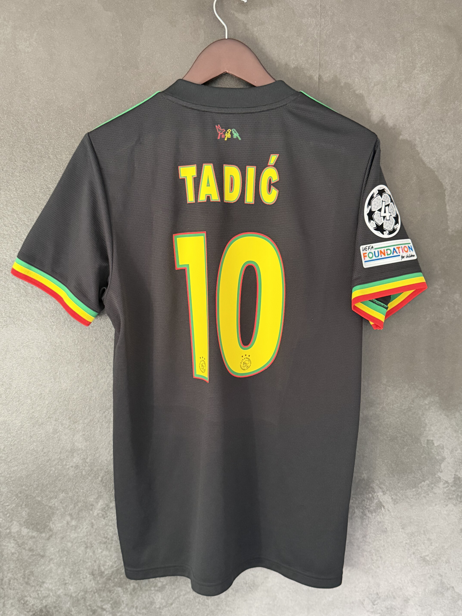 Ajax Amsterdam 2021/22 Third TADIC 10 Large 10/10 BNWT view 2