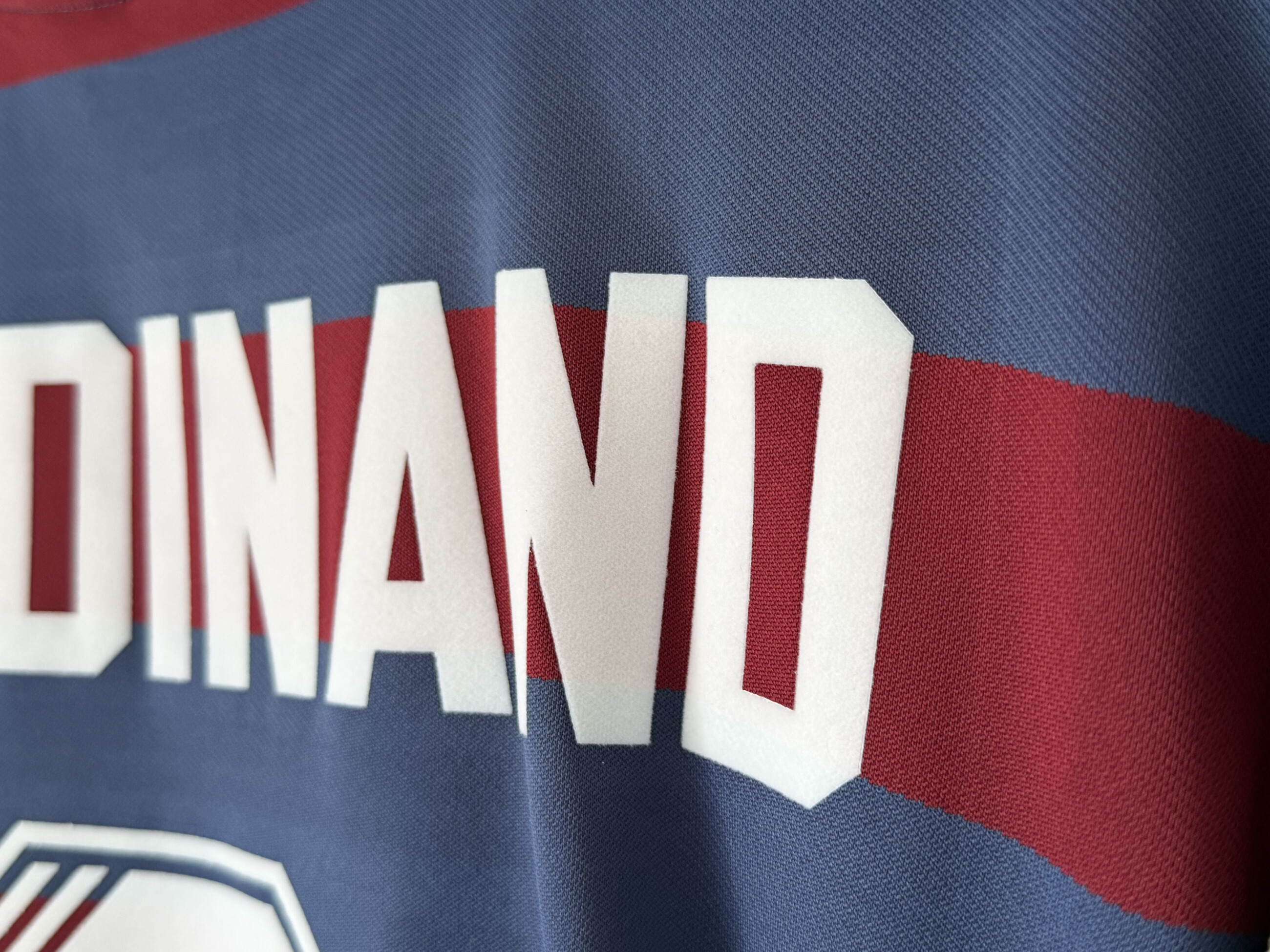 Newcastle United 1995/96 Away (2025) FERDINAND 9 Large 10/10 BNWT view 3
