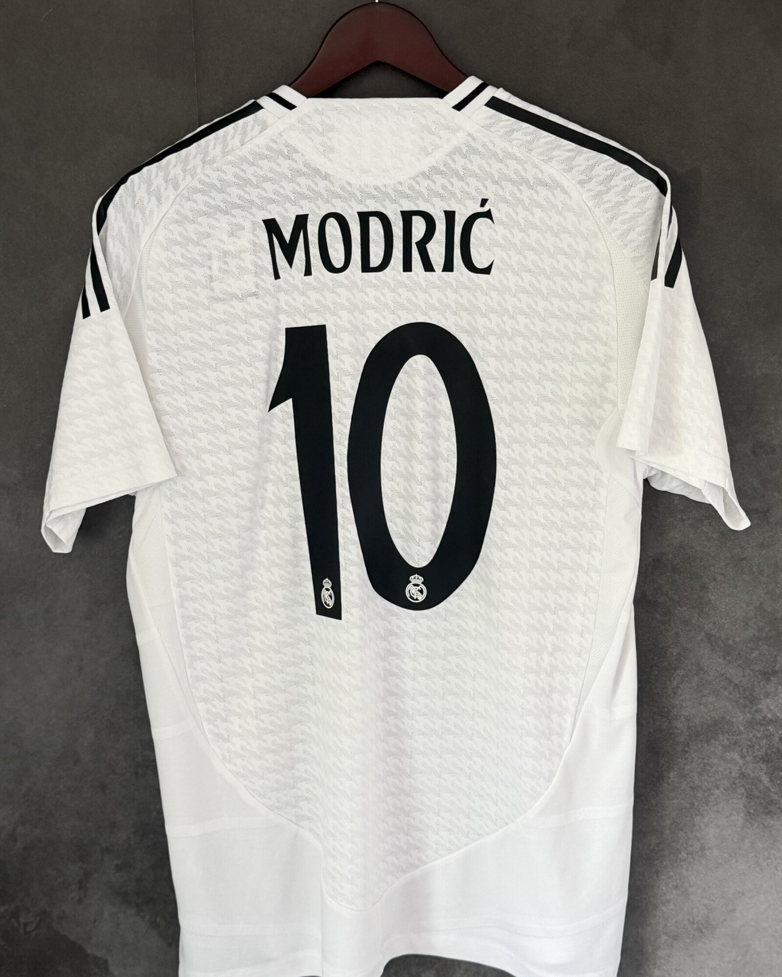 Real Madrid 2024/25 Home MODRIC 10 Large 10/10 BNWT