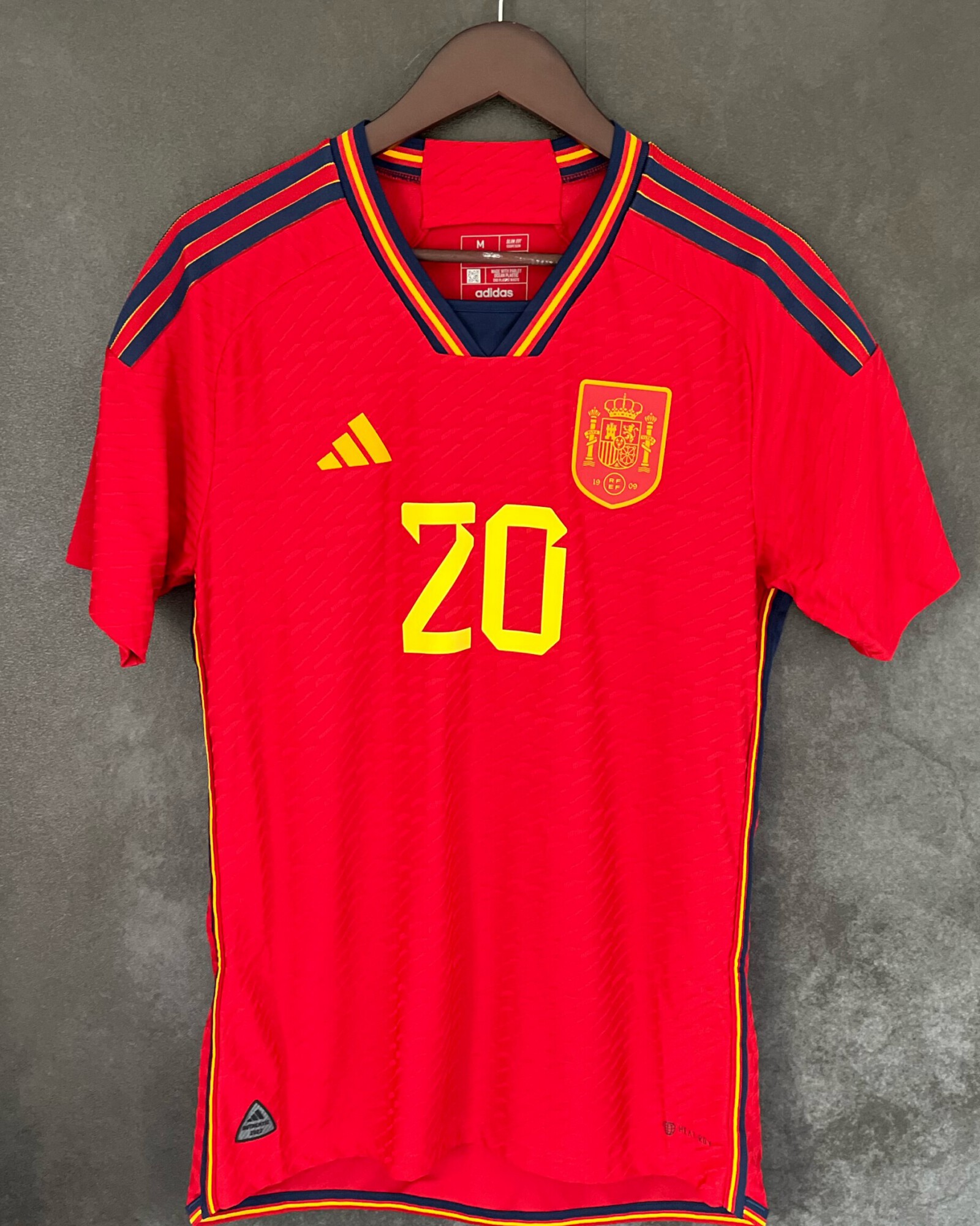 Spain 2022 Home CARVAJAL 20 Medium 10/10 BNWT (AUTHENTIC)