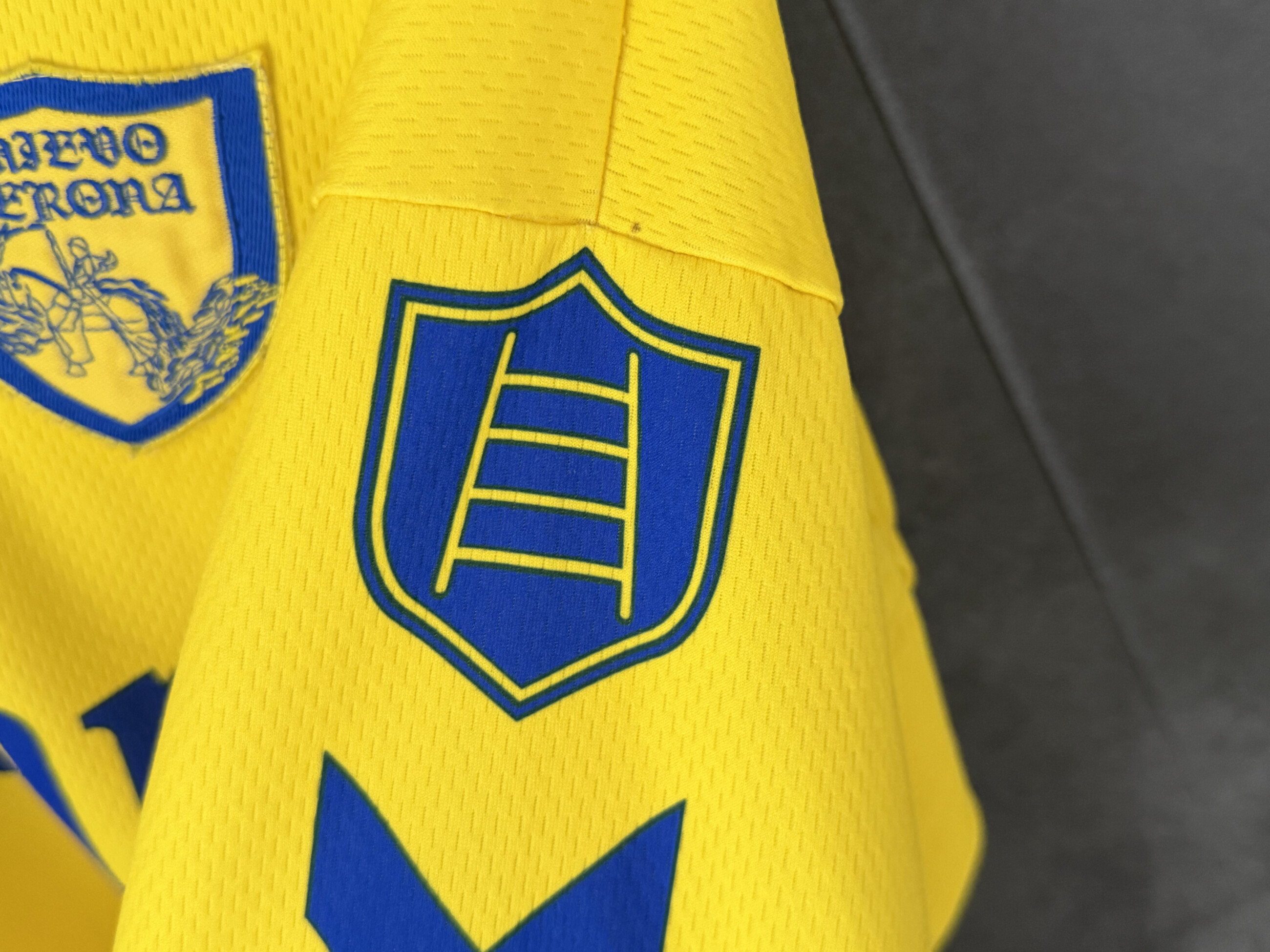 Chievo Verona 1999/00 Home Large 9/10 view 6