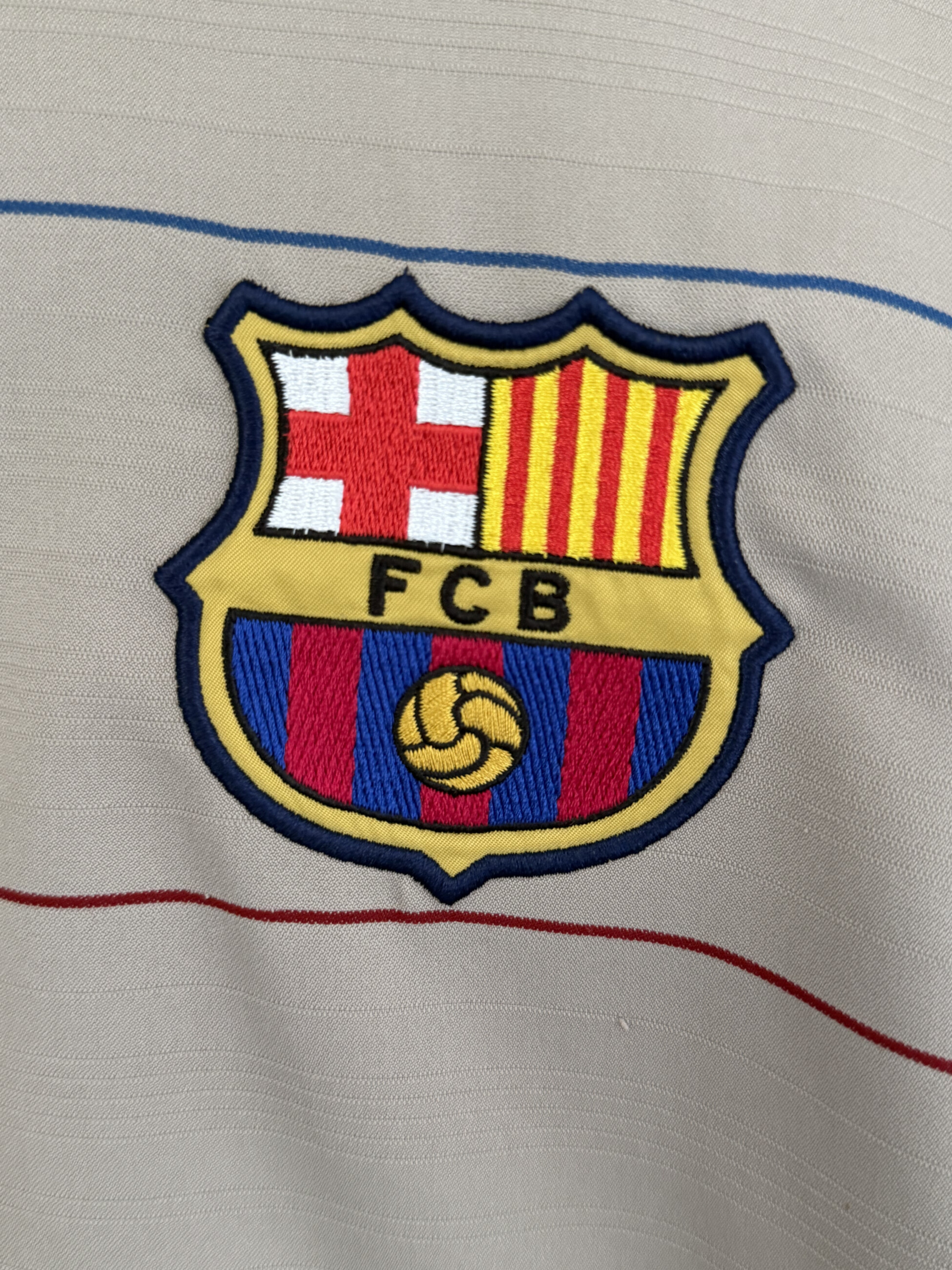 FC Barcelona 2003/04 Away RONALDINHO 10 Large 9/10 view 6