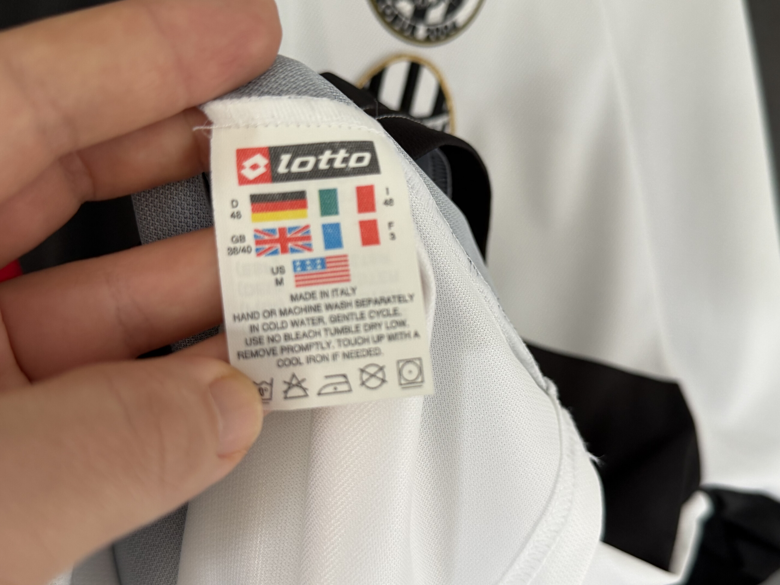 AC Siena 2004/05 Home CHIUMIENTO 20 Medium 9/10 view 10