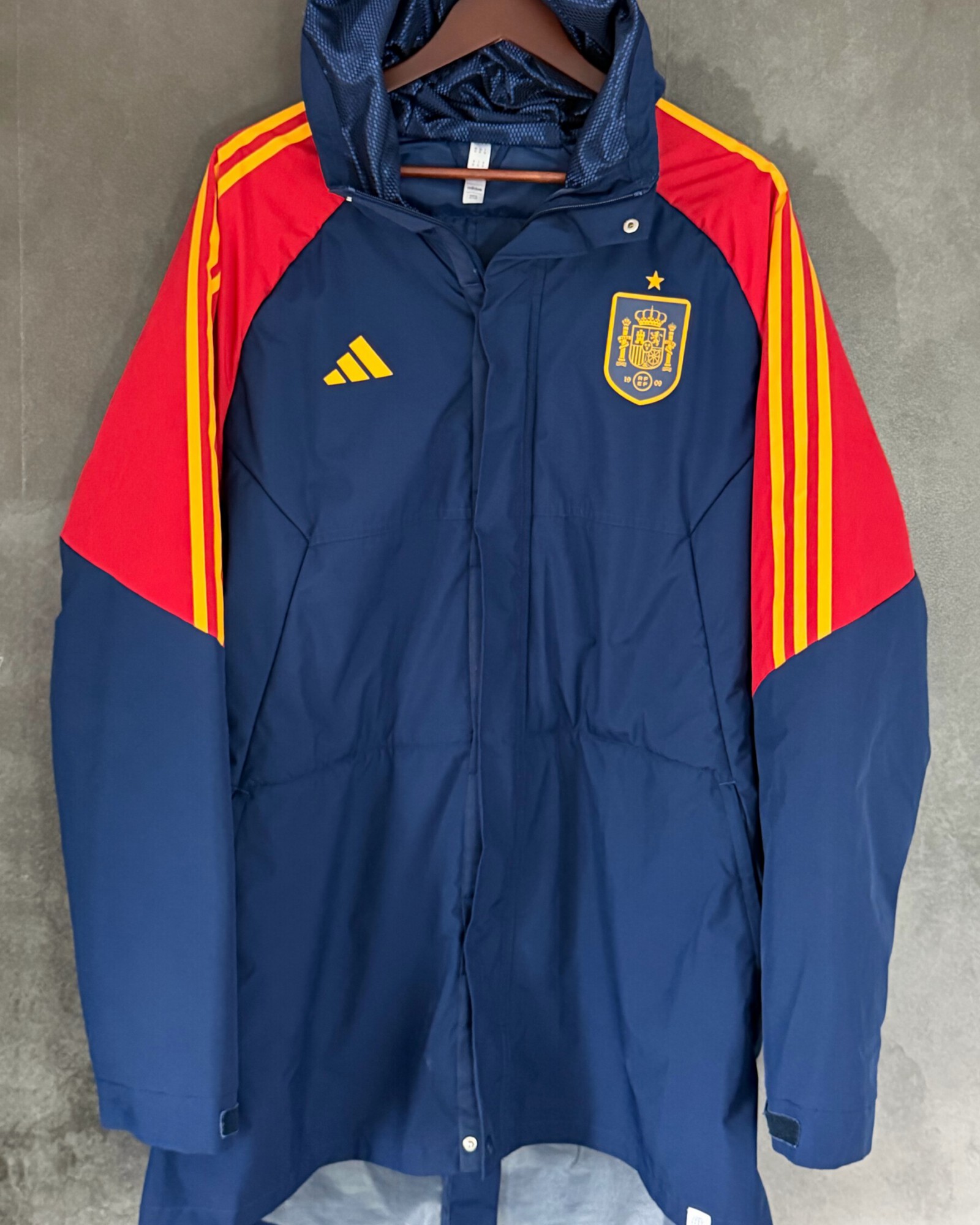 Spain 2022 Bench Jacket XL 10/10