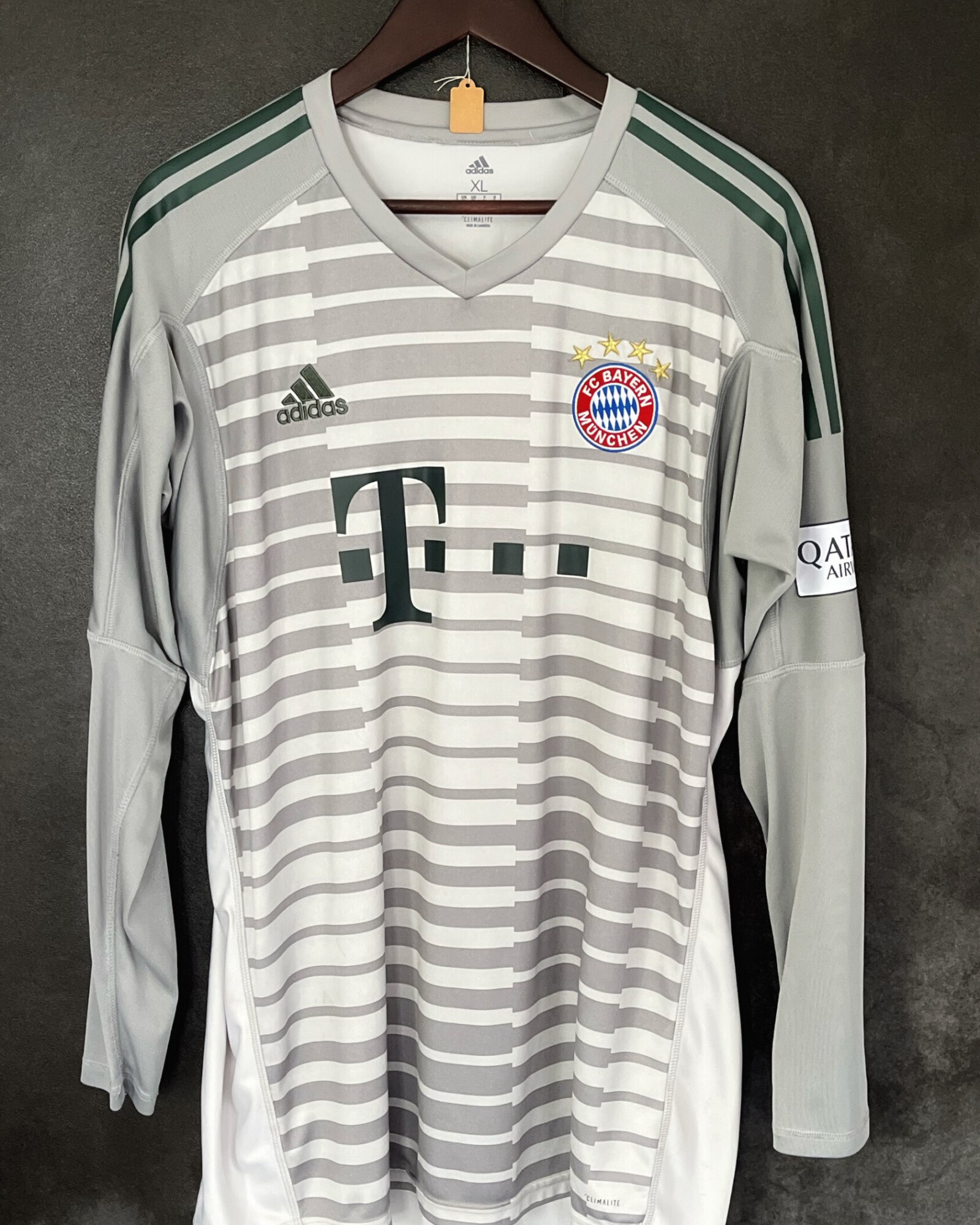 FC Bayern München 2018/19 Goal Keeper XL 9/10