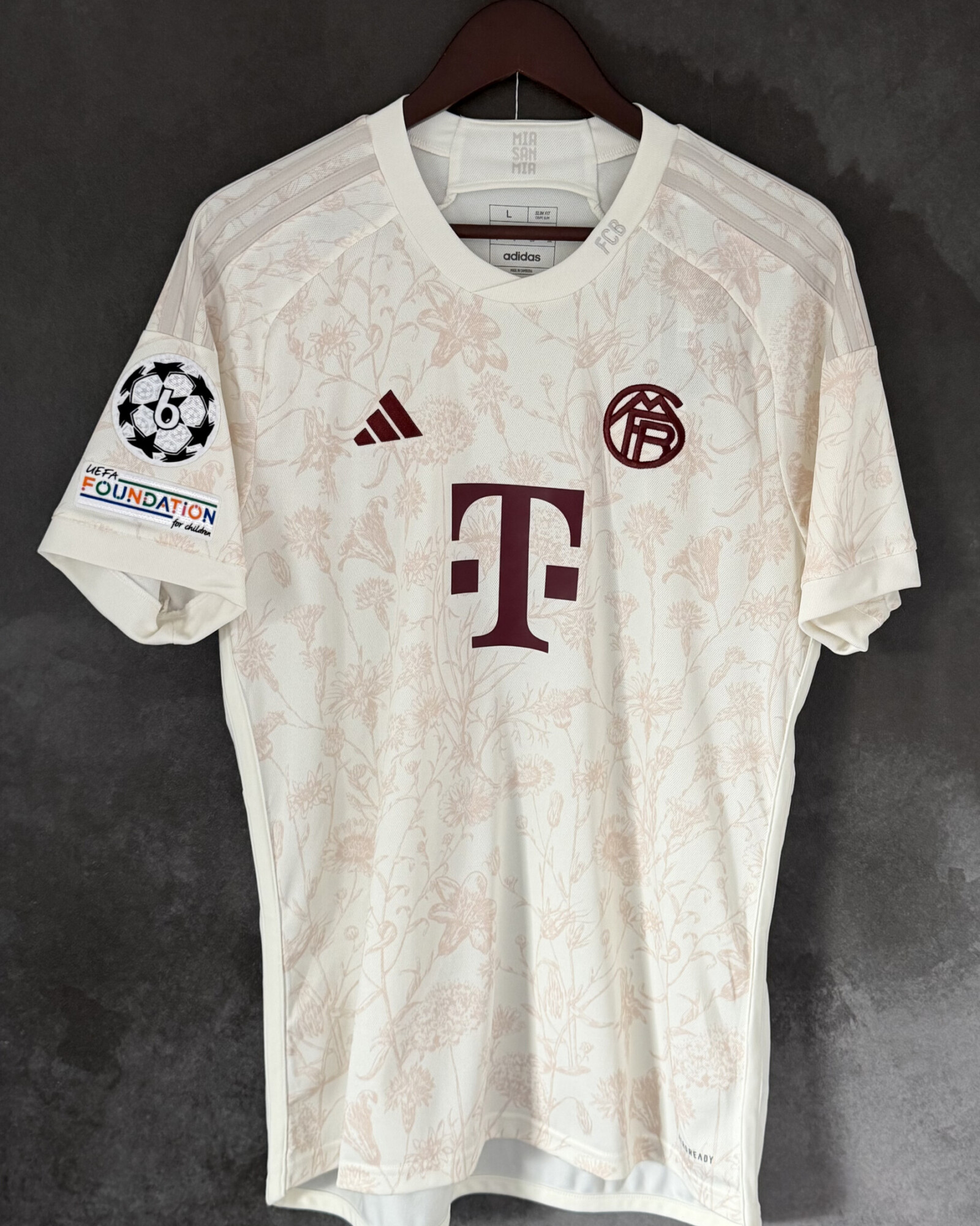 FC Bayern München 2023/24 Third KANE 9 Large 10/10 BNWT