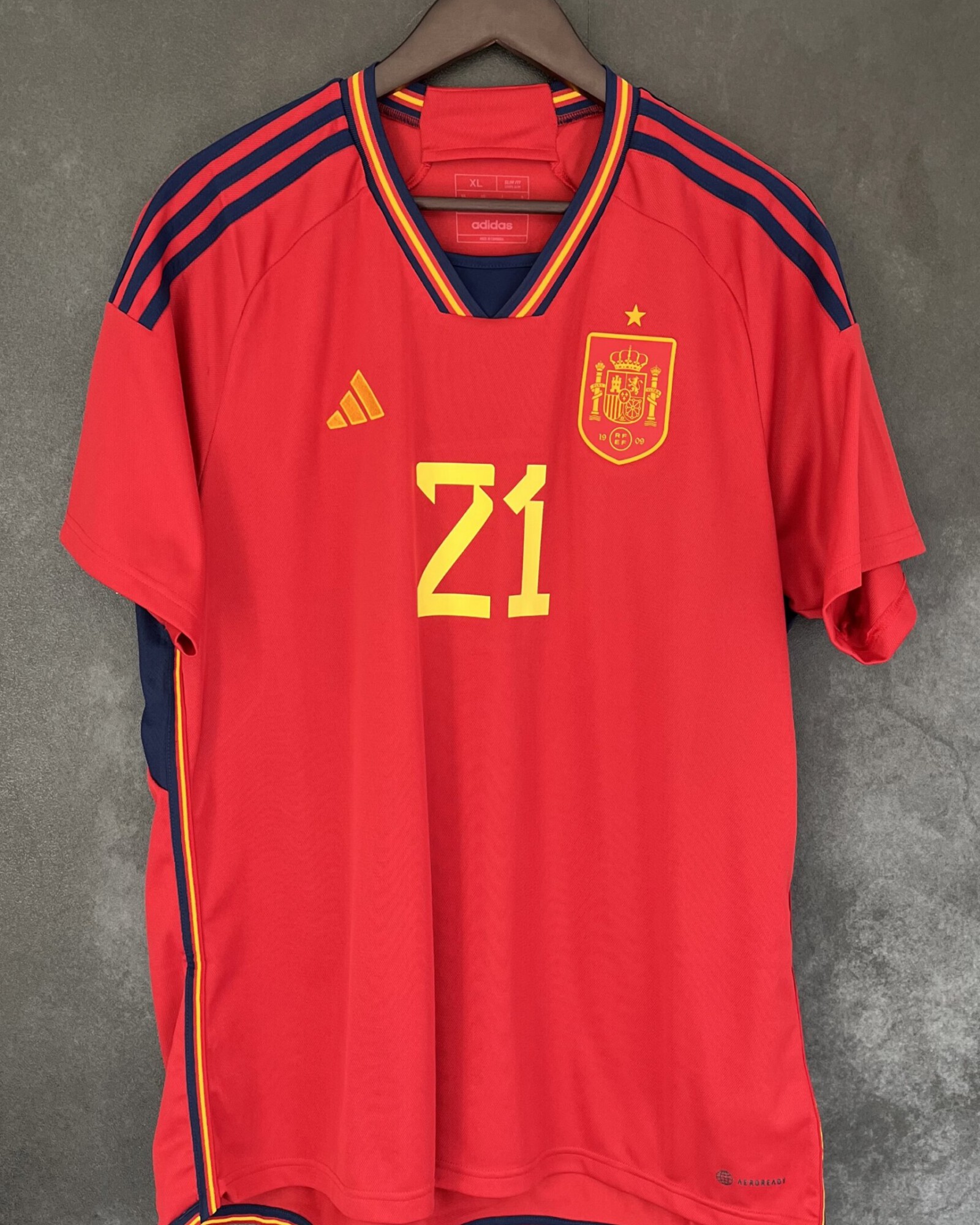 Spain 2022 Home JOSELU 21 XL 10/10 BNWT