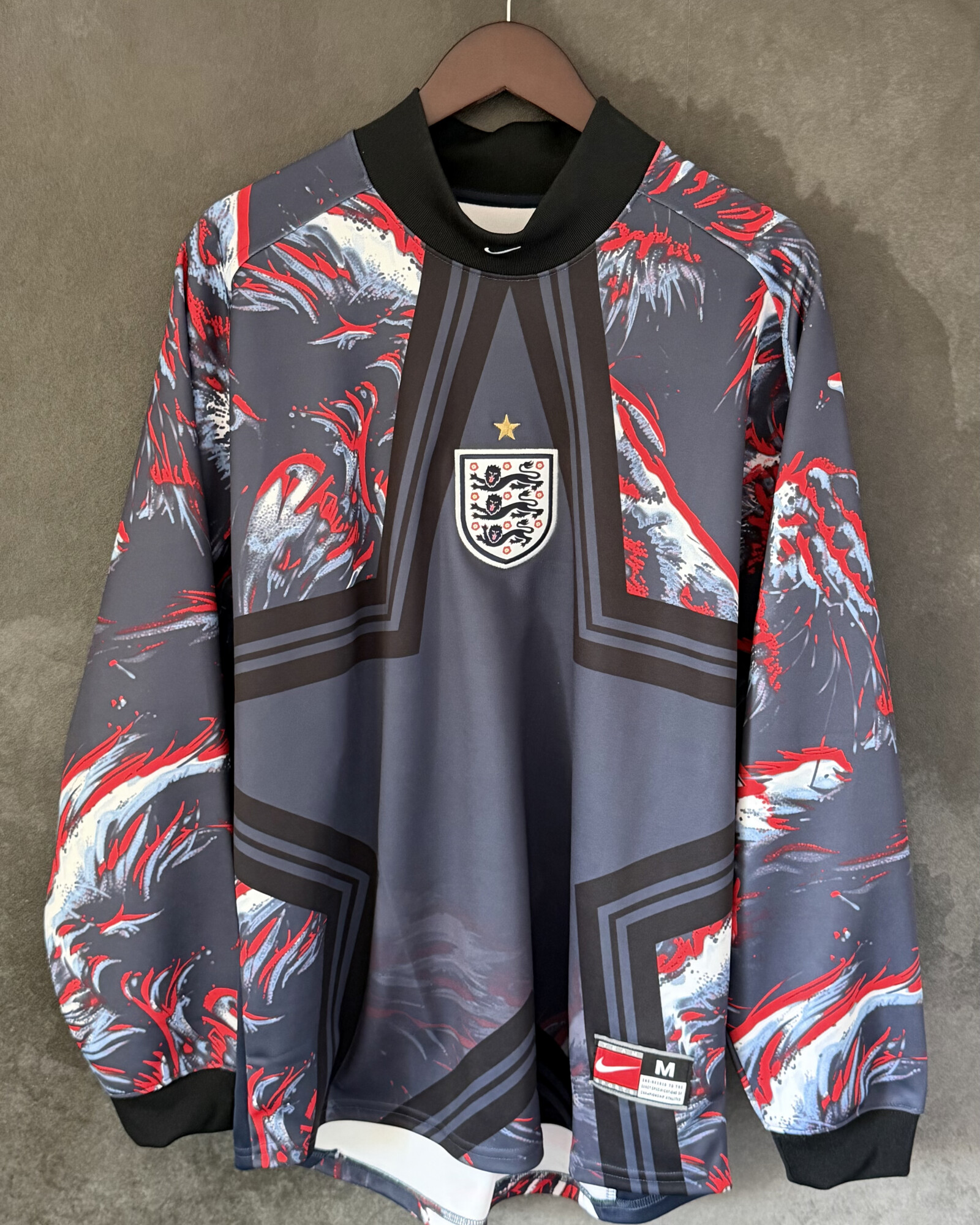 Nike Hollywood England GK L/XL 10/10 BNWT