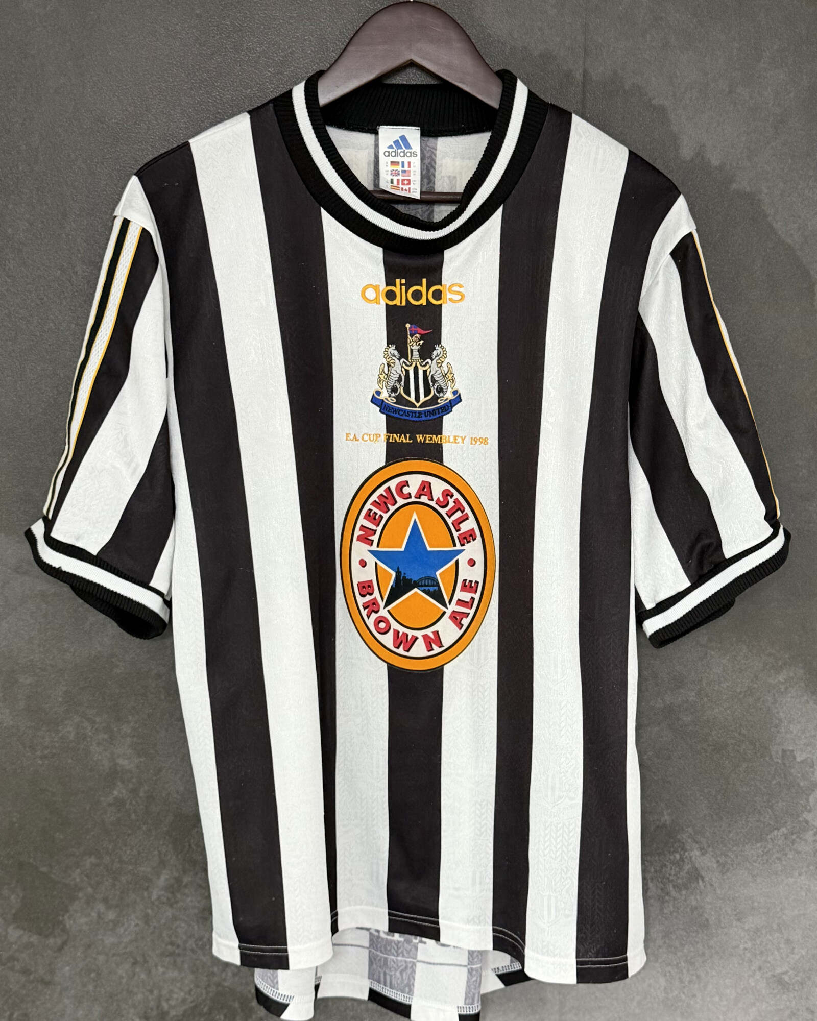 Newcastle United 1997/99 Home SHEARER 9 Medium 7/10