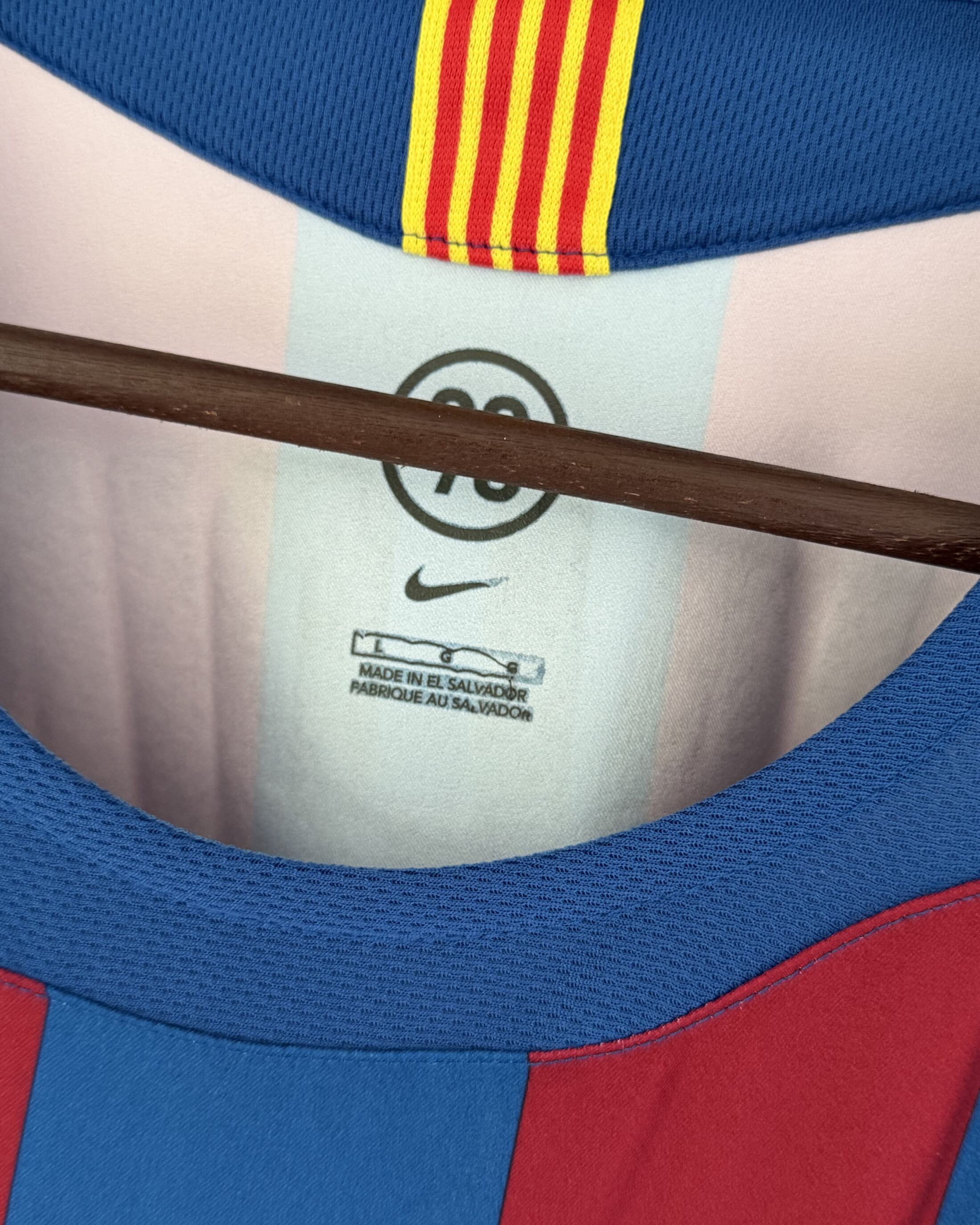 FC Barcelona 2005/06 Home RONALDINHO 10 Large 9/10 view 6