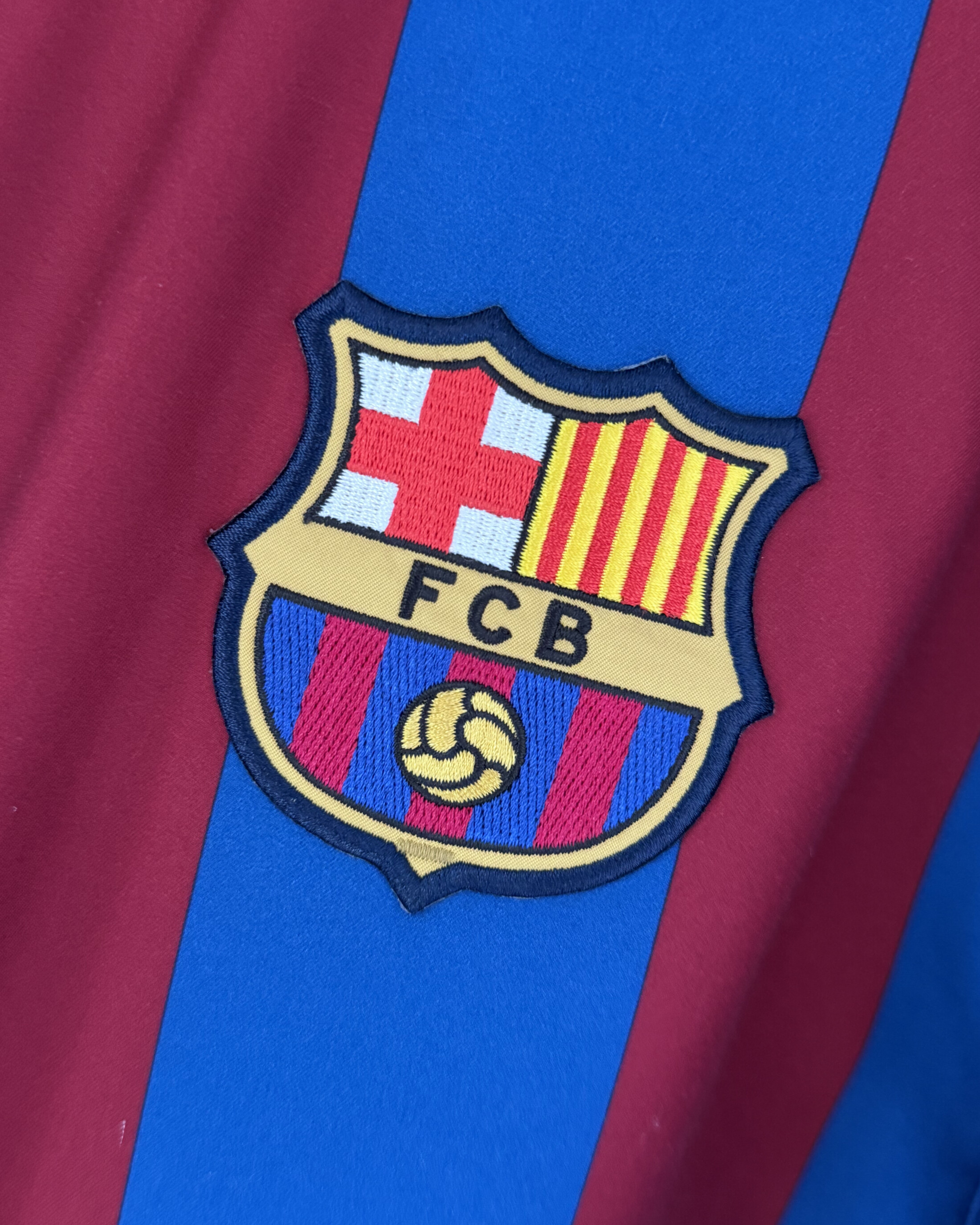 FC Barcelona 2005/06 Home RONALDINHO 10 Large 9/10 view 5