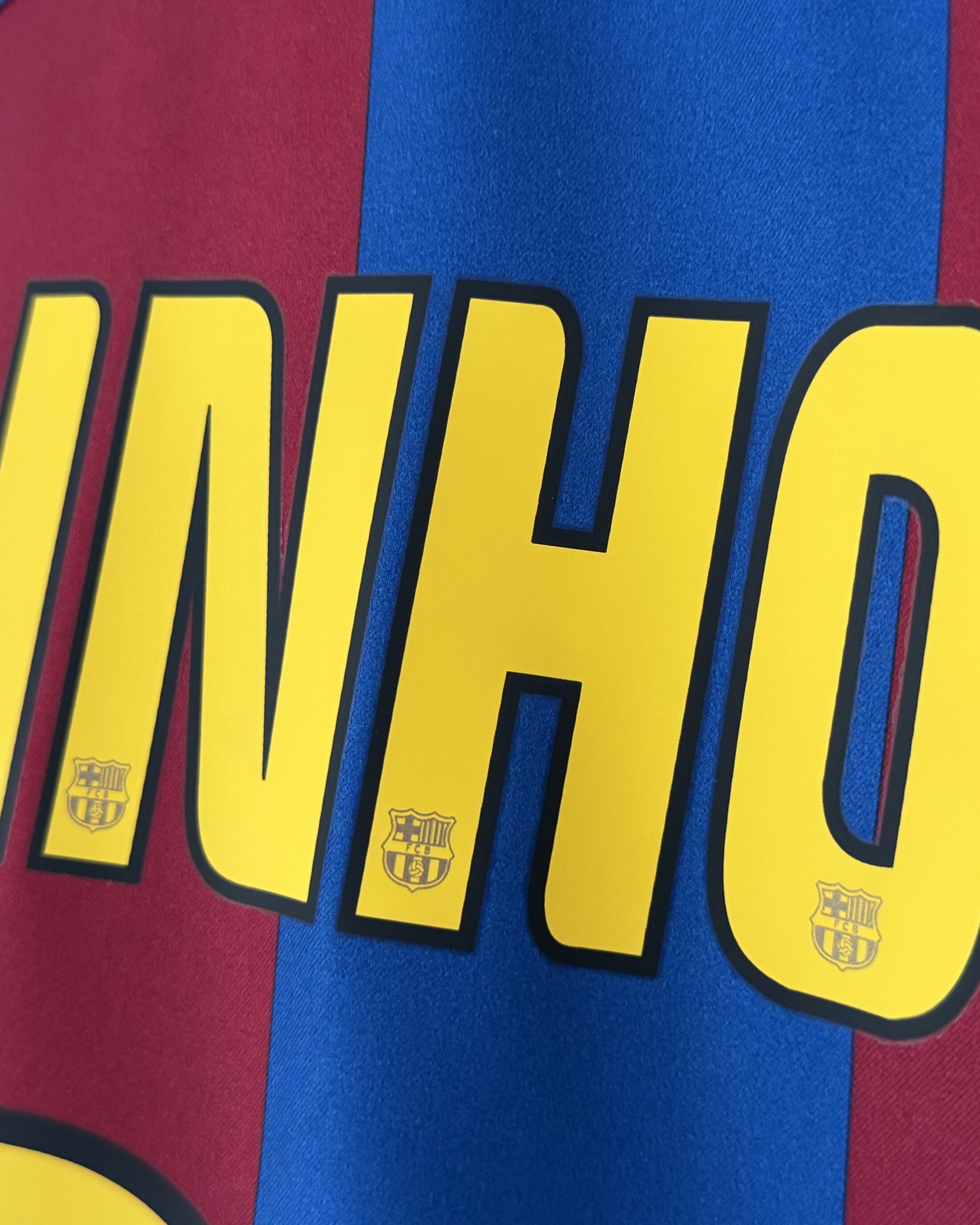 FC Barcelona 2005/06 Home RONALDINHO 10 Large 9/10 view 3
