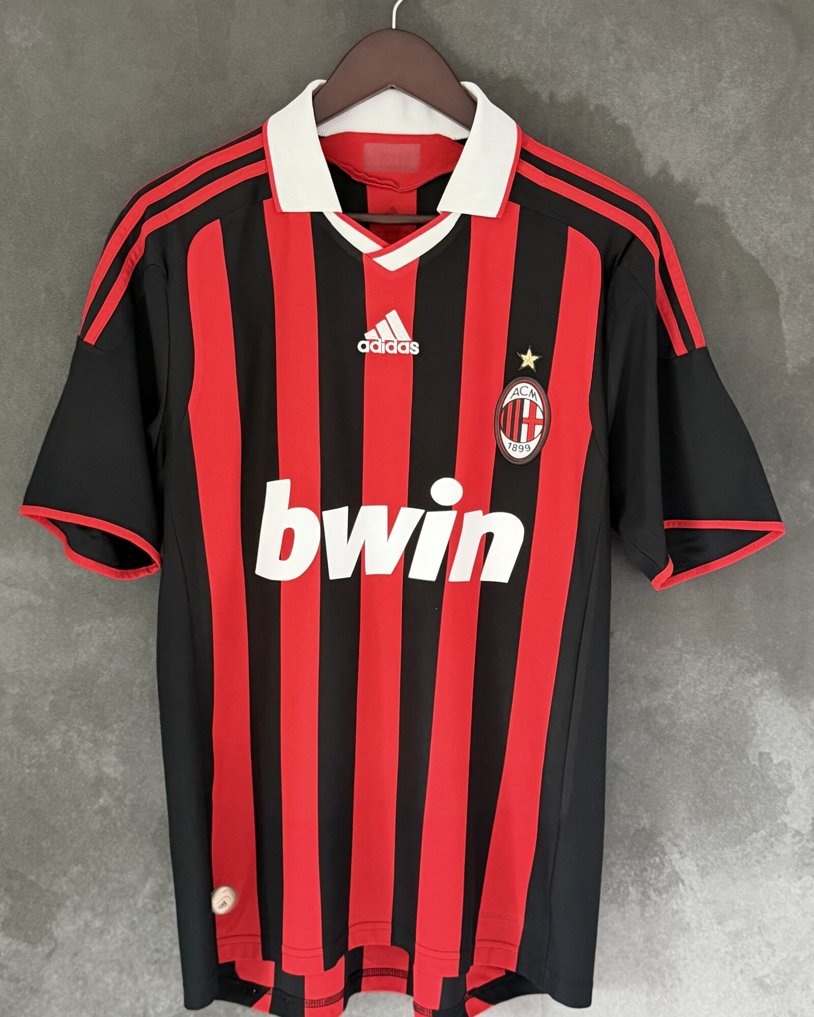 AC Milan 2009/10 Home RONALDINHO 80 Medium 9/10