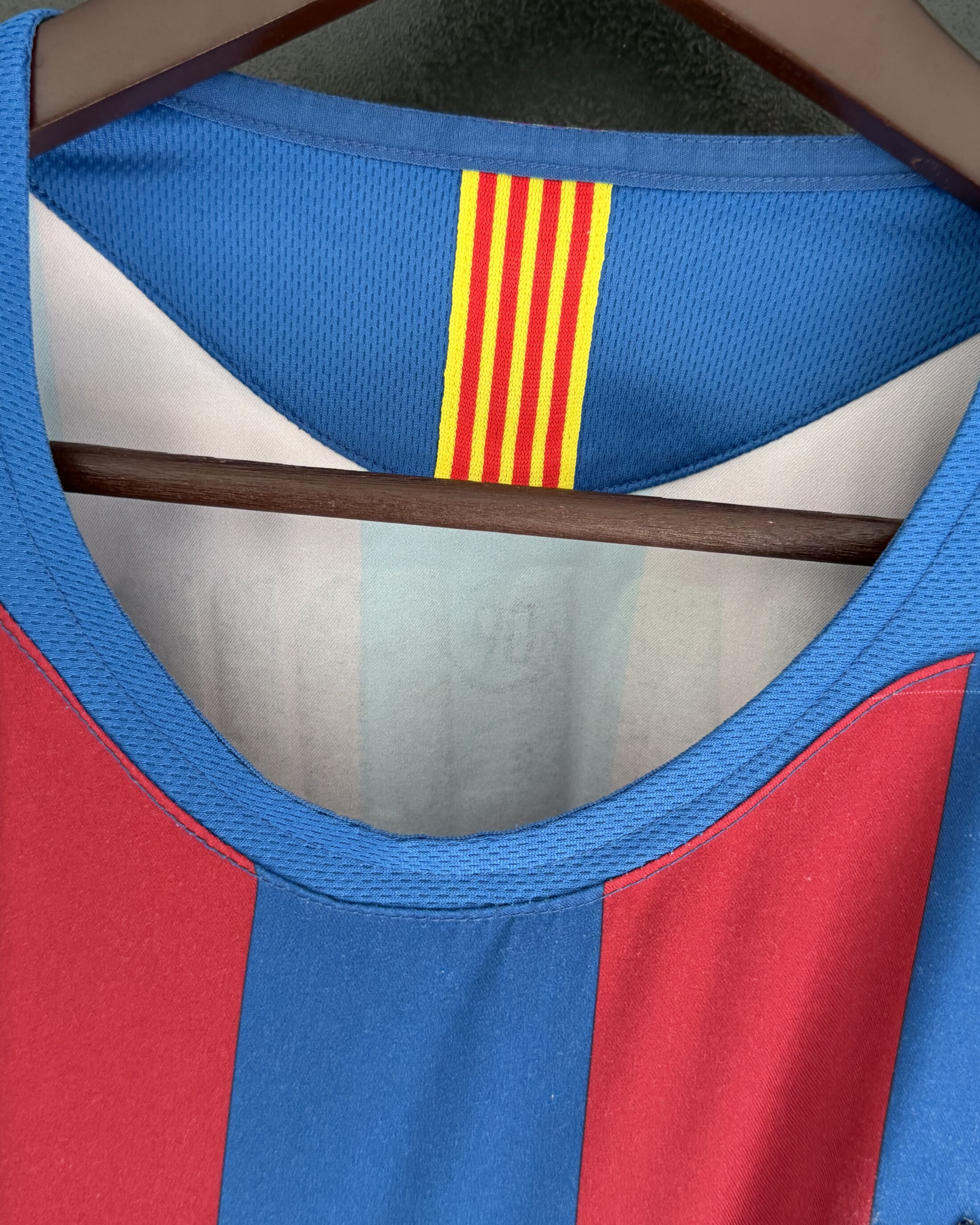 Barcelona 2005/06 Home RONAHLDINHO 10 XL 9/10 - Image 6