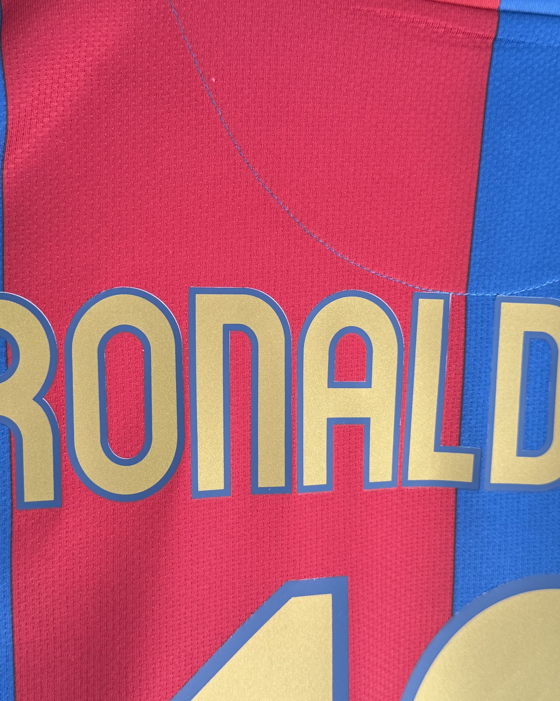 FC Barcelona 2006/07 Home RONALDINHO 10 Large 9/10 - Image 3