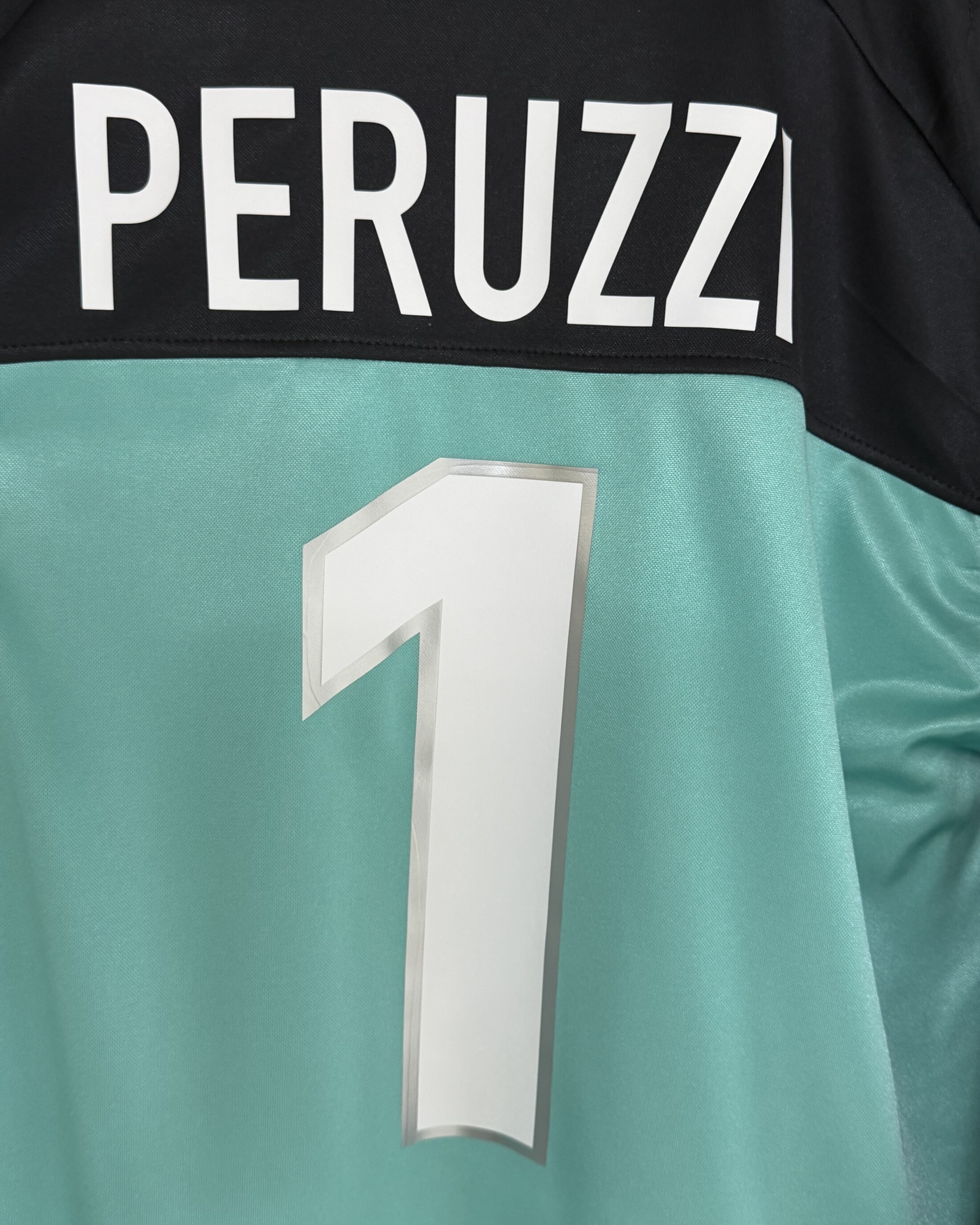 Inter Milan 1999/00 Goalkeeper PERUZZI 1 Large 9/10 - Image 3