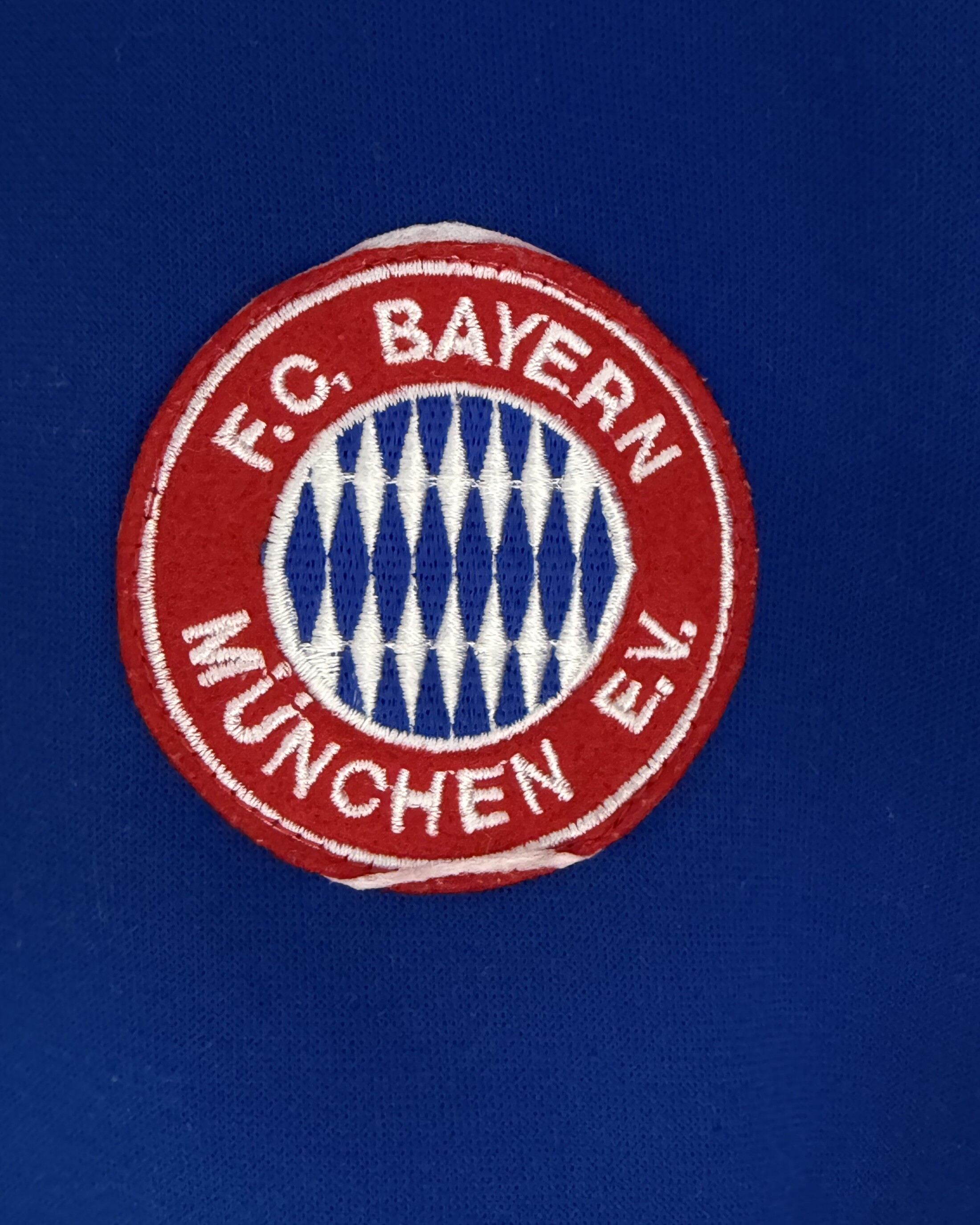 FC Bayern München 1993/94 Track Top Large 8/10 - Image 7
