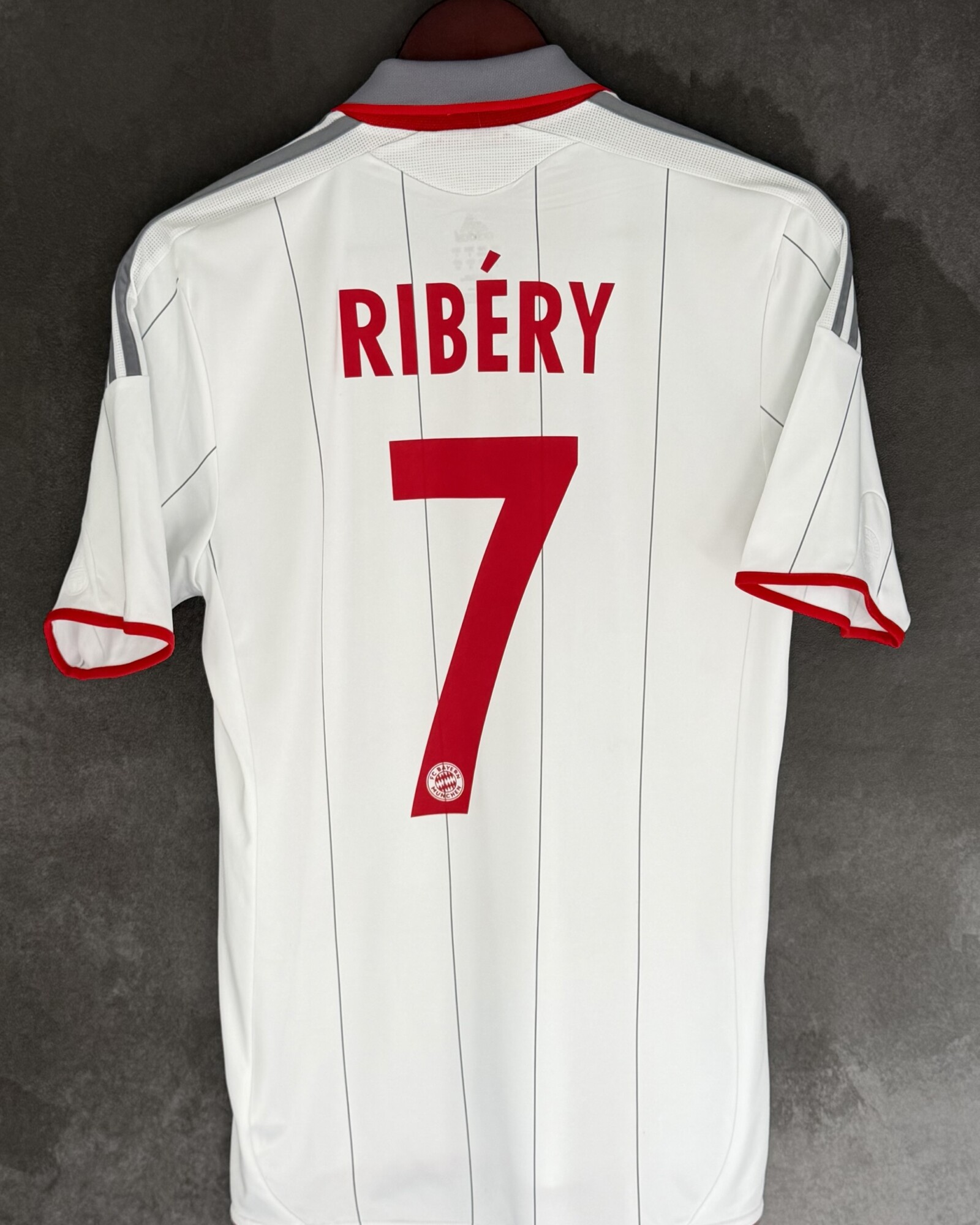 FC Bayern München 2009/10 Third RIBÉRY 7 Small 8/10